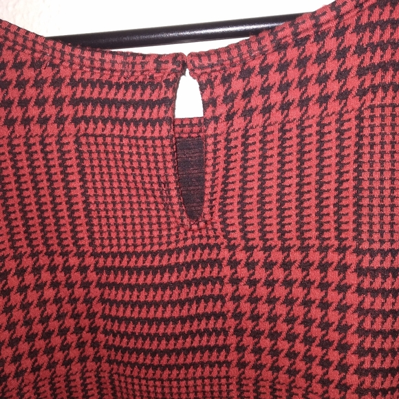 Ophelia Roe Red and Black Jacquard Top 3X NWT - Picture 3 of 8